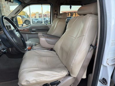 2004 Ford F-550SD Lariat DRW