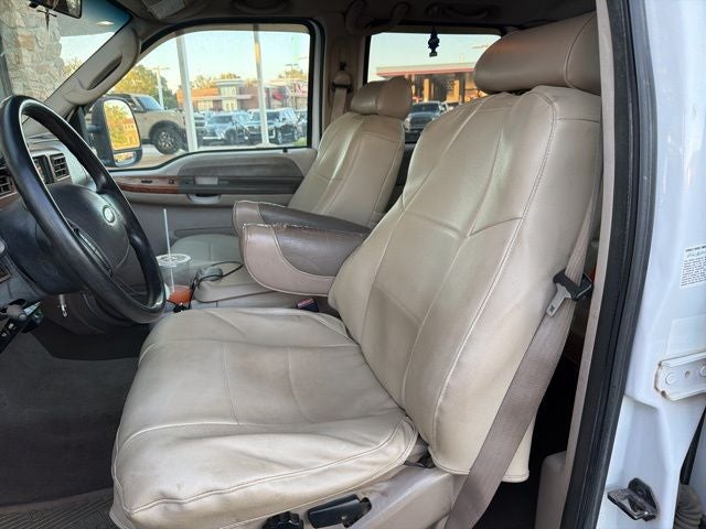 2004 Ford F-550SD Lariat DRW