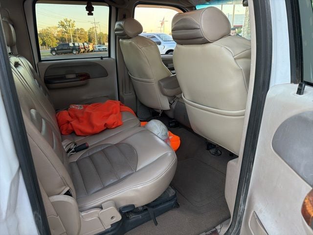 2004 Ford F-550SD Lariat DRW