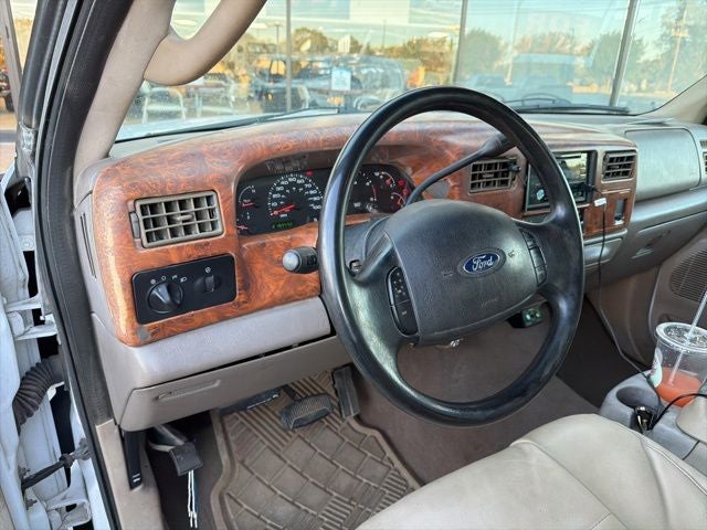 2004 Ford F-550SD Lariat DRW