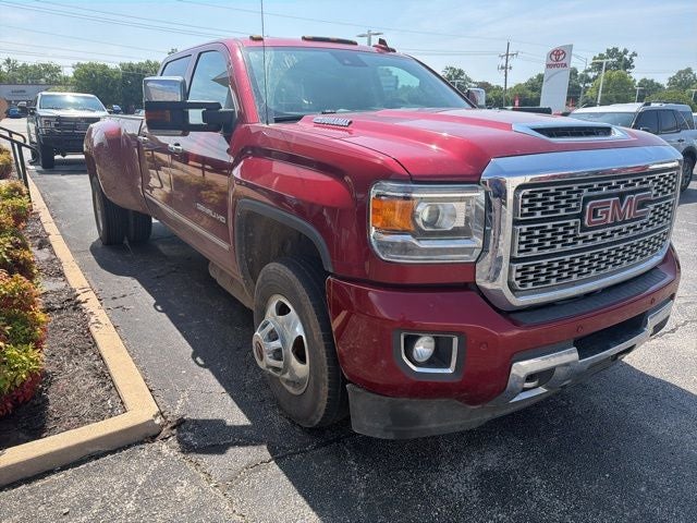 2019 GMC Sierra 4WD Crew Cab Long Box Denali's photo