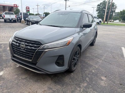 2021 Nissan Kicks SR