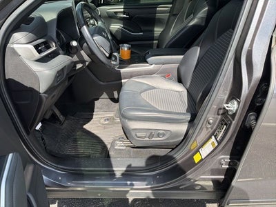 2022 Toyota Highlander XSE