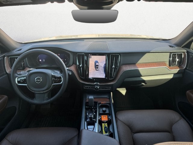 2024 Volvo XC60 B5 Plus Dark Theme