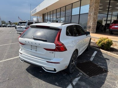 2024 Volvo XC60 B5 Plus Dark Theme