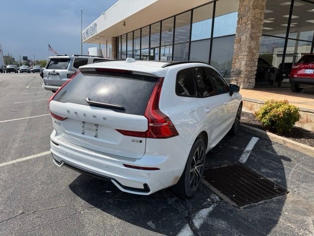 2024 Volvo XC60 B5 Plus Dark Theme