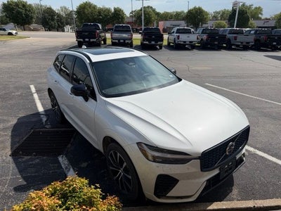 2024 Volvo XC60 B5 Plus Dark Theme